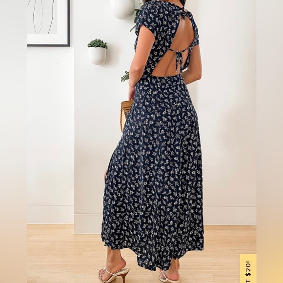 Size L New Desires Navy Blue Floral Print Backless Maxi Dress from Lulus - Picture 6 of 7
